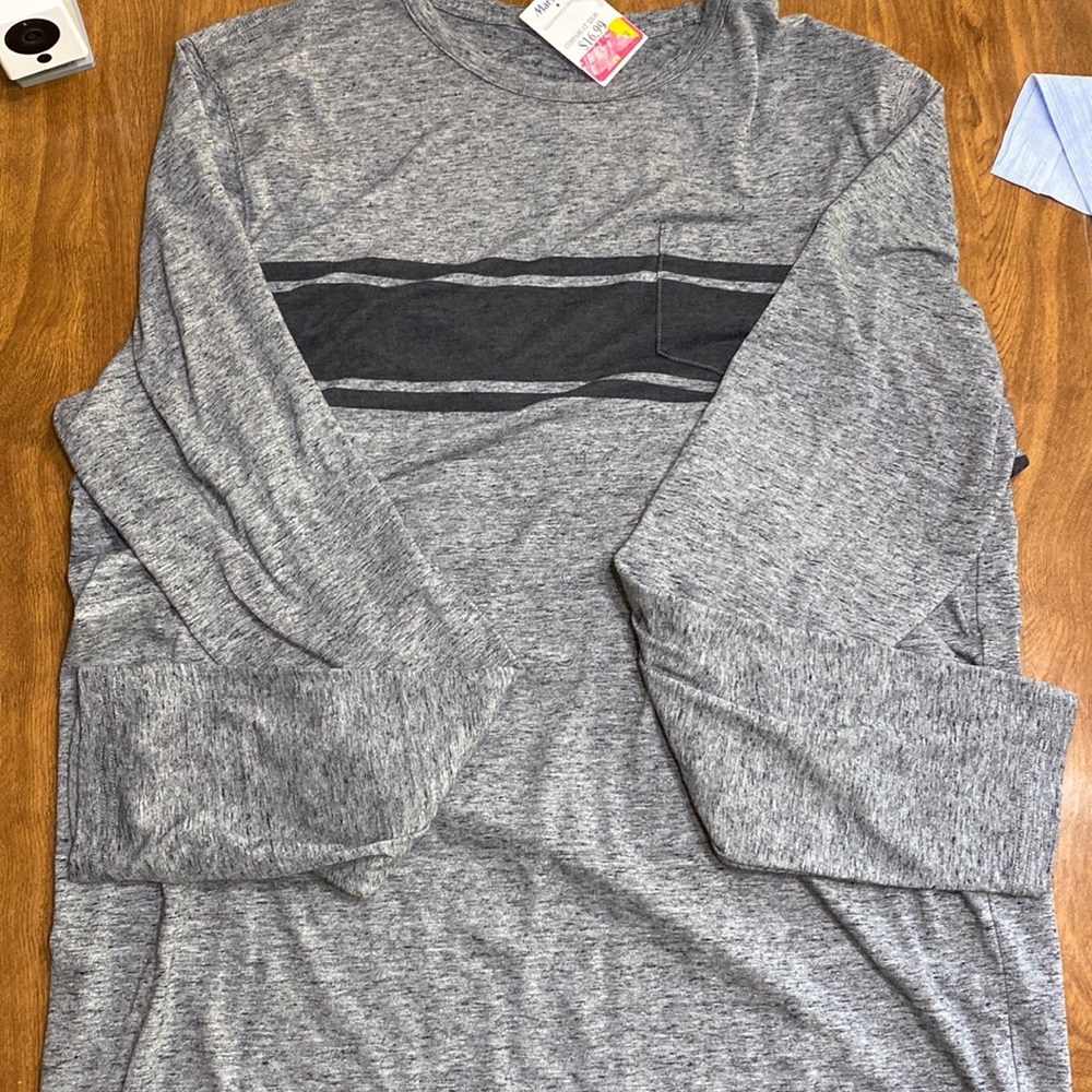 American eagle athletic fit long sleeve t shirt. Never worn